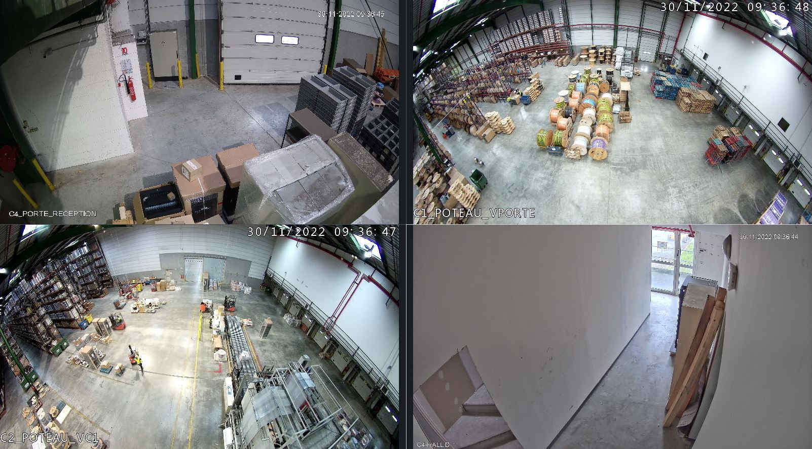vue de 4 caméras à l'intérieur d'un entrepôt sur téléphone