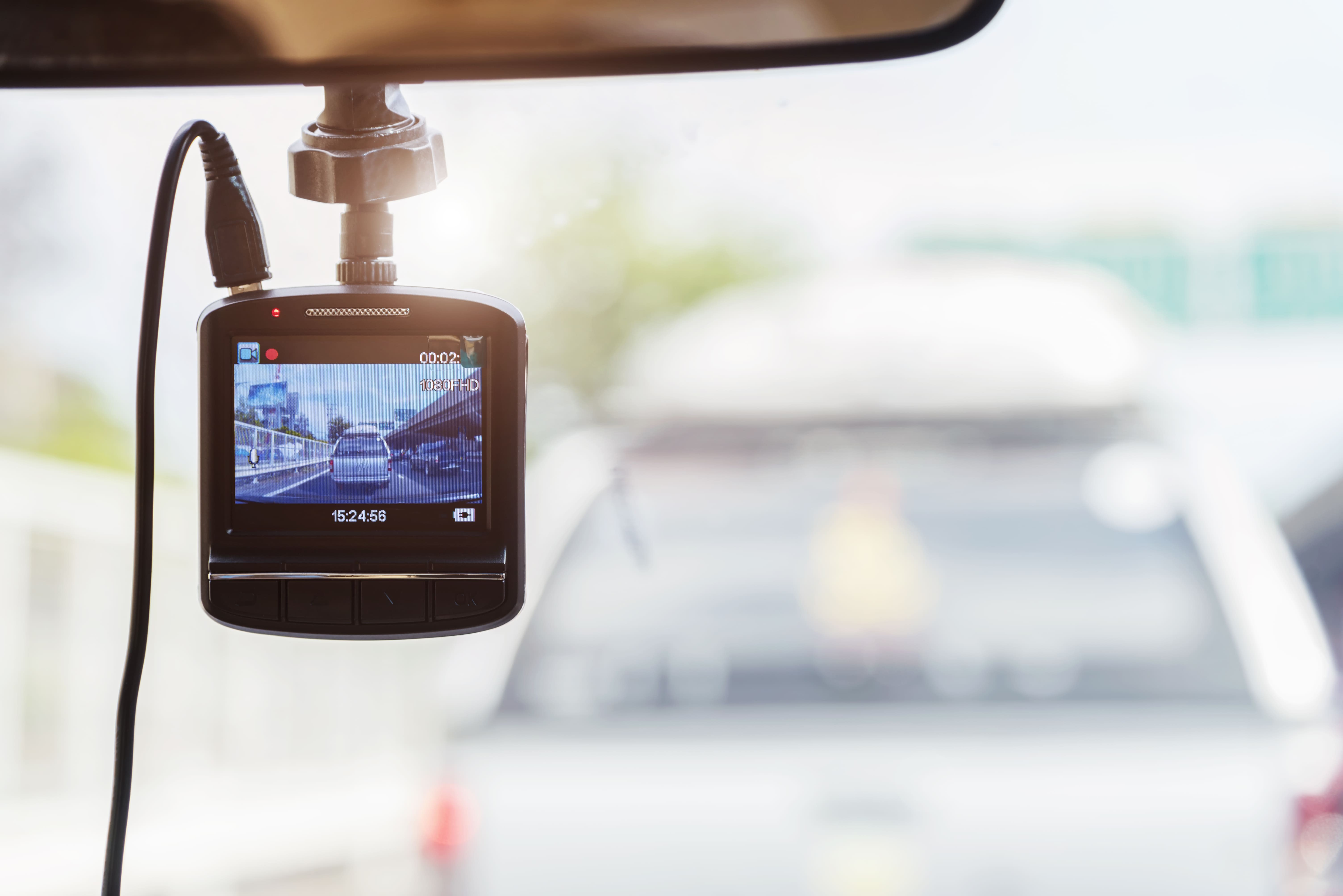 Pourquoi installer une dashcam dans sa voiture ?